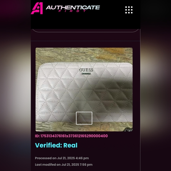 Guess Quilted Light Pink Wristlet Wallet Authentic Very Good Shape - Picture 5 of 5